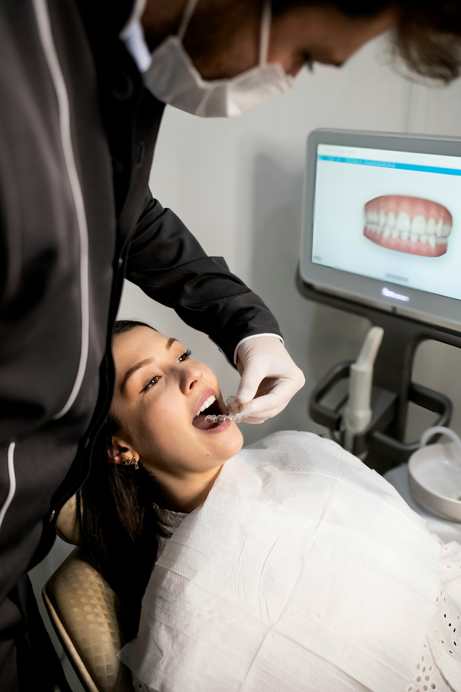 Zahnärztliche Untersuchung mit digitalem Intraoralscanner